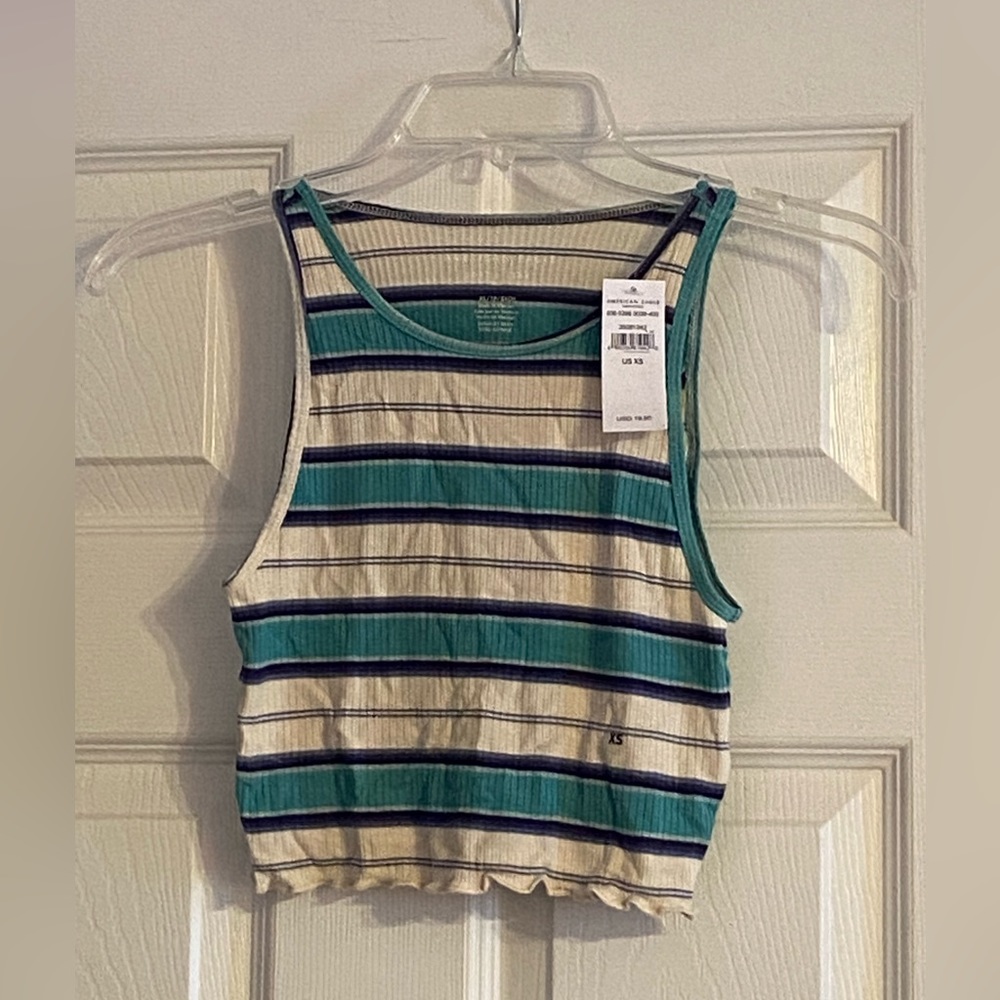 Cute summer crop top! Brand new.